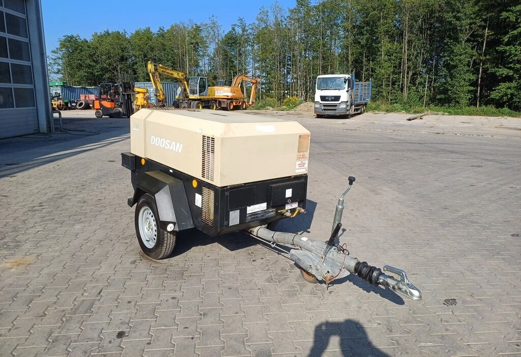 Doosan 741 - Compresseur d'air: photos 3 Doosan 741 - Compresseur d'air: photos 3