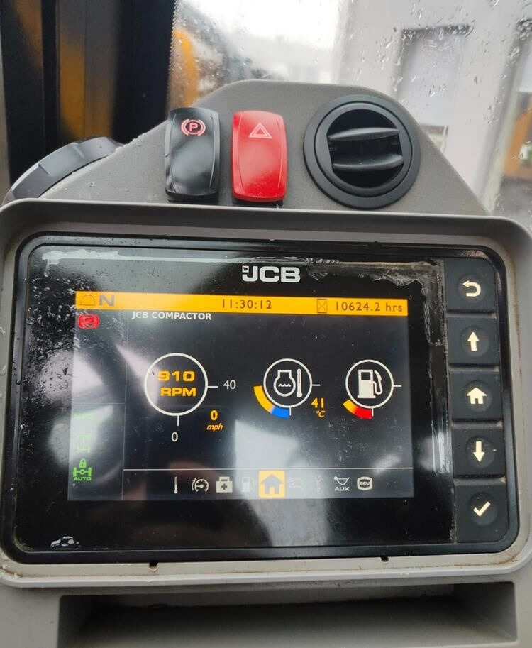 Pelle sur pneus JCB HD110WT: photos 8