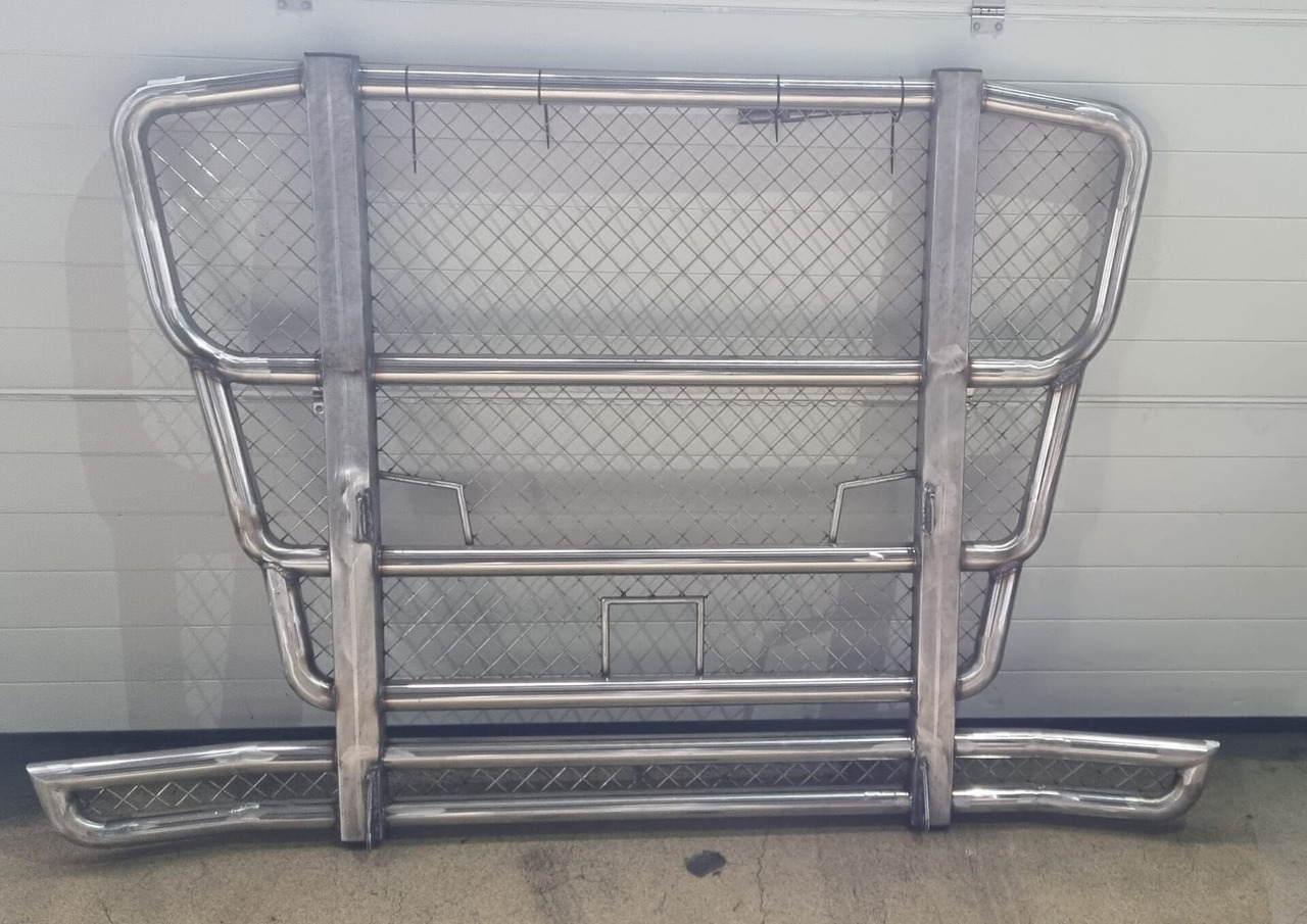 Volvo FH4 BULLBAR RVS primer NIET GESPOTEN 000010 - Carrosserie et extérieur pour Camion: photos 2 Volvo FH4 BULLBAR RVS primer NIET GESPOTEN 000010 - Carrosserie et extérieur pour Camion: photos 2