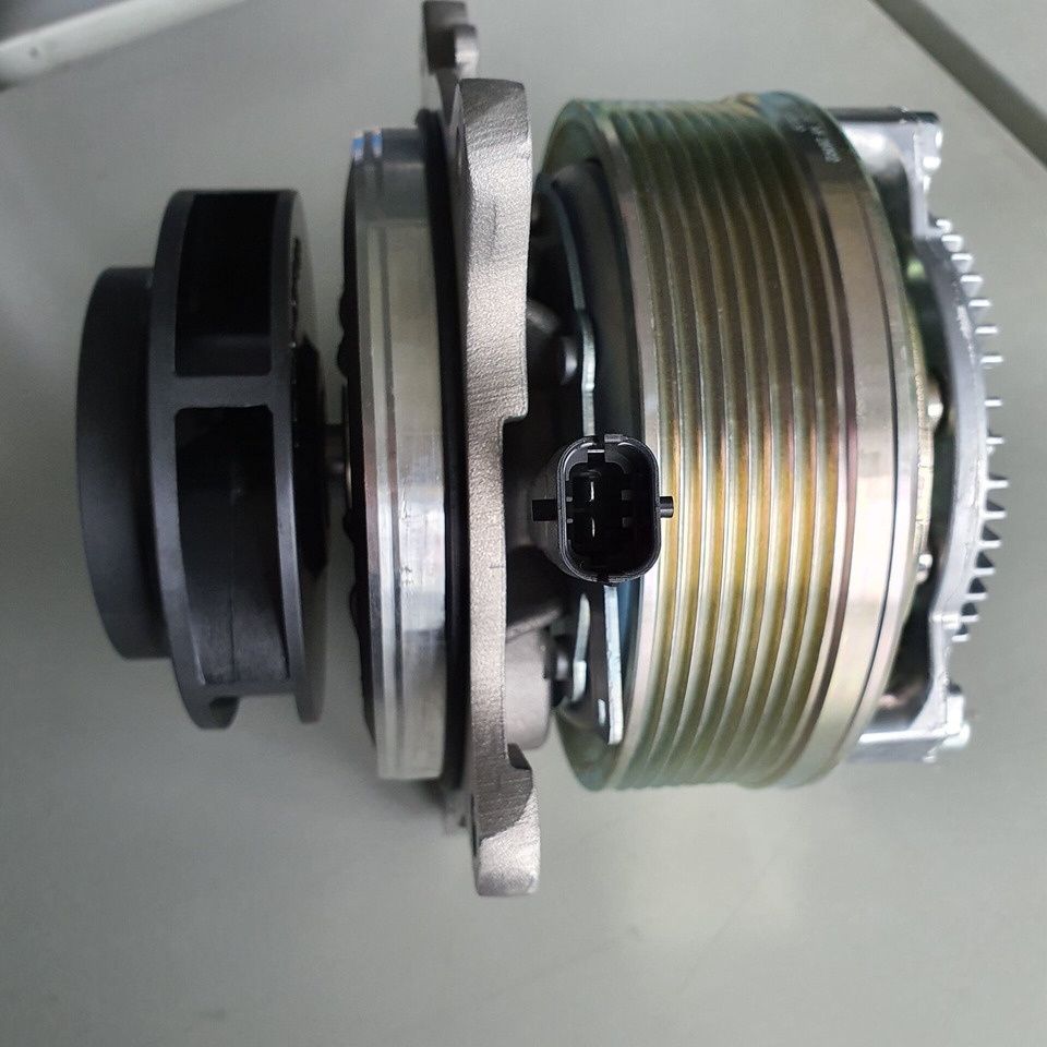 WATERPOMP DAF XF/CF EURO 6 XF 106 2104578R 1949540 - Pompe à liquide de refroidissement pour Camion: photos 2 WATERPOMP DAF XF/CF EURO 6 XF 106 2104578R 1949540 - Pompe à liquide de refroidissement pour Camion: photos 2