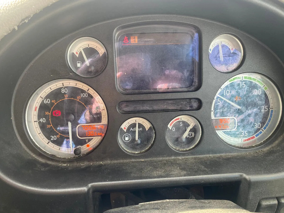 2012 DAF CF 65.250 4×2 Curtainsider - Camion à rideaux coulissants: photos 3 2012 DAF CF 65.250 4×2 Curtainsider - Camion à rideaux coulissants: photos 3