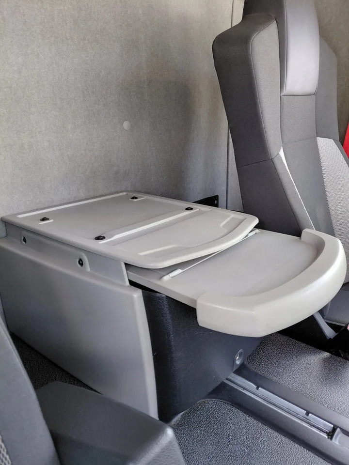 2019 Renault D 12T - Camion fourgon: photos 5 2019 Renault D 12T - Camion fourgon: photos 5