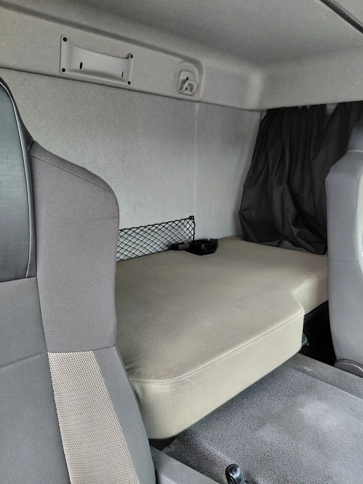 2019 Renault D18 Wide 4×2 18 Tonne - Camion fourgon: photos 5 2019 Renault D18 Wide 4×2 18 Tonne - Camion fourgon: photos 5