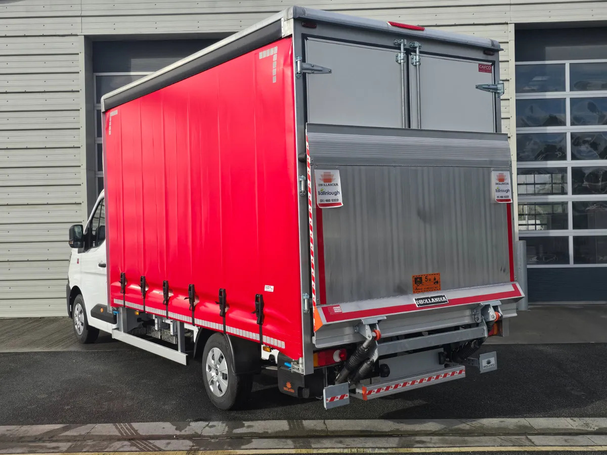 NEW Renault Master Red Edition Curtain Side - Utilitaire plateau baché: photos 2 NEW Renault Master Red Edition Curtain Side - Utilitaire plateau baché: photos 2