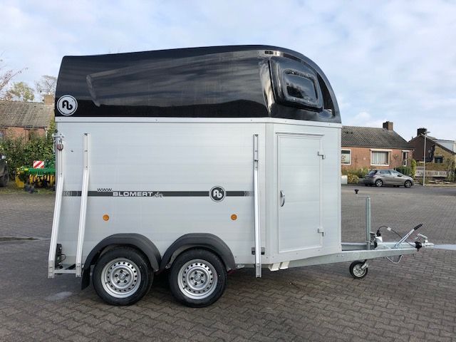 Blomert trailer Trailer Blomert - Van chevaux: photos 1 Blomert trailer Trailer Blomert - Van chevaux: photos 1
