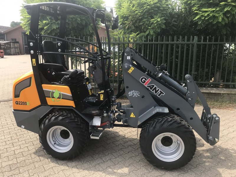 Giant G2200E - Valet de ferme: photos 1 Giant G2200E - Valet de ferme: photos 1