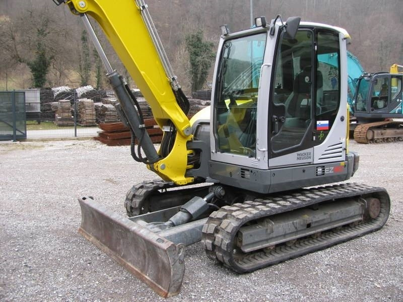Wacker Neuson EZ 80 z grajferjem - Mini pelle: photos 2 Wacker Neuson EZ 80 z grajferjem - Mini pelle: photos 2