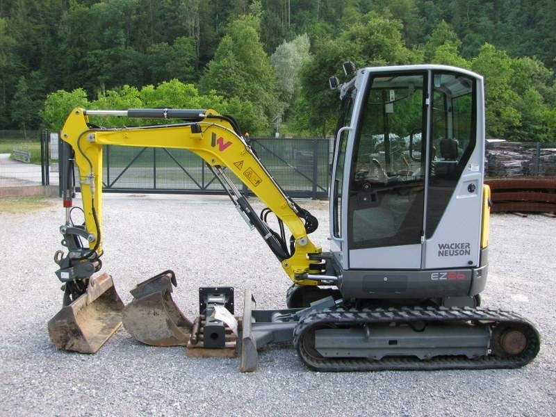 Wacker Neuson EZ26 2 žlici + NOVO kladivo - Mini pelle: photos 3 Wacker Neuson EZ26 2 žlici + NOVO kladivo - Mini pelle: photos 3