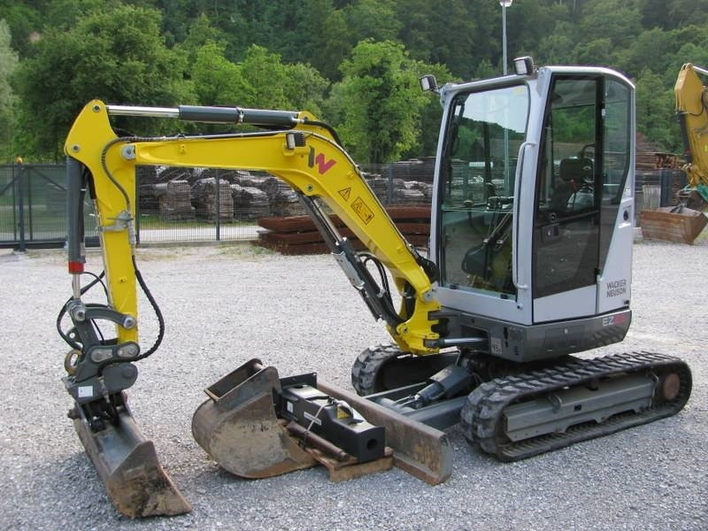 Wacker Neuson EZ26 2 žlici + NOVO kladivo - Mini pelle: photos 1 Wacker Neuson EZ26 2 žlici + NOVO kladivo - Mini pelle: photos 1