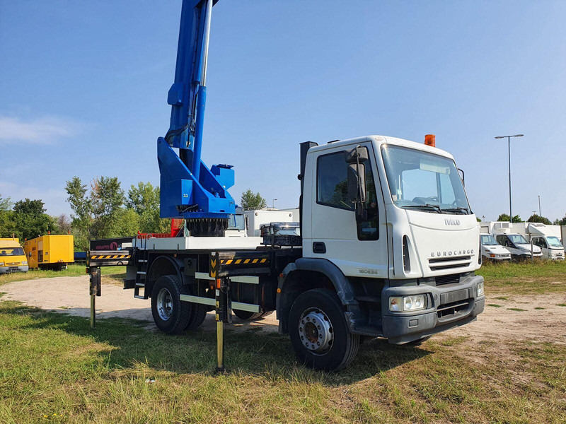 Iveco Eurocargo ML 180 E 24 - Bizocchi KJF 320 lifting basket 32 m - Camion, Camion grue: photos 1 Iveco Eurocargo ML 180 E 24 - Bizocchi KJF 320 lifting basket 32 m - Camion, Camion grue: photos 1
