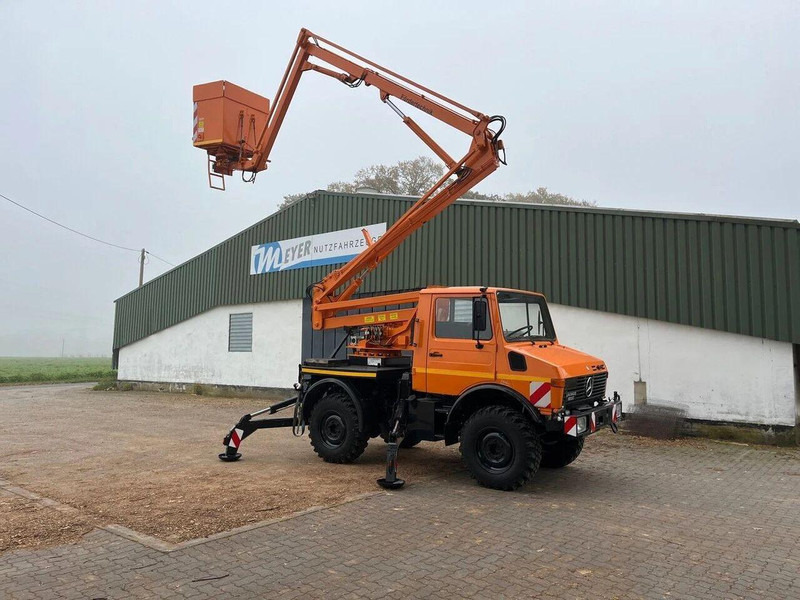 Mercedes-Benz Unimog 1200 4x4 - Lifting basket - Camion, Camion grue: photos 4 Mercedes-Benz Unimog 1200 4x4 - Lifting basket - Camion, Camion grue: photos 4