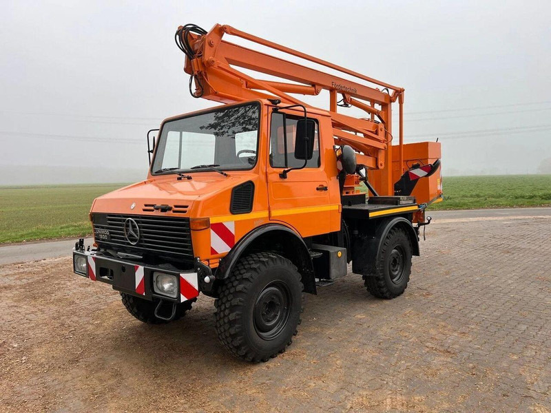 Mercedes-Benz Unimog 1200 4x4 - Lifting basket - Camion, Camion grue: photos 1 Mercedes-Benz Unimog 1200 4x4 - Lifting basket - Camion, Camion grue: photos 1