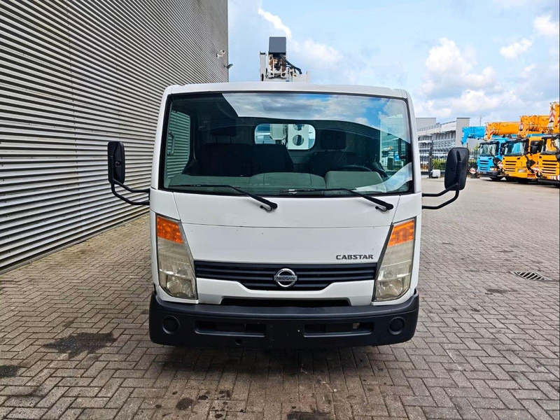 Nissan Cabstar 35.11 - Lifting basket truck - Camion, Camion grue: photos 5 Nissan Cabstar 35.11 - Lifting basket truck - Camion, Camion grue: photos 5