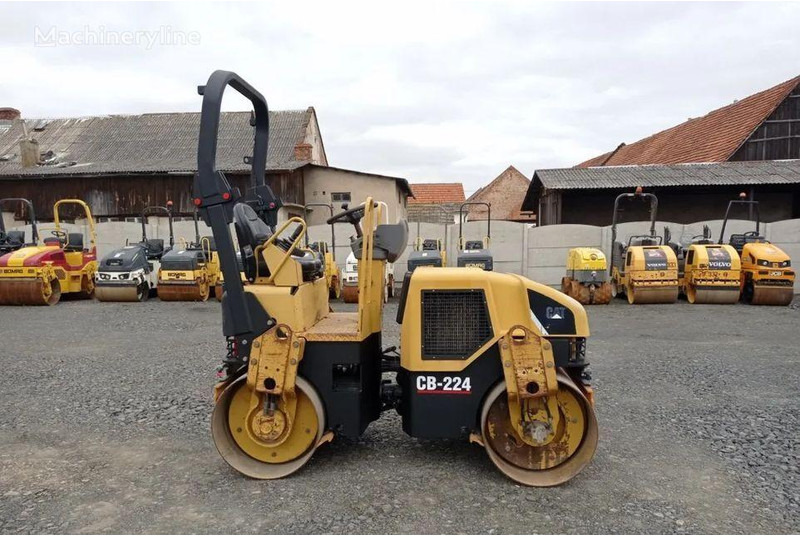 Caterpillar CB -224 Úthenger - Compacteur: photos 1 Caterpillar CB -224 Úthenger - Compacteur: photos 1