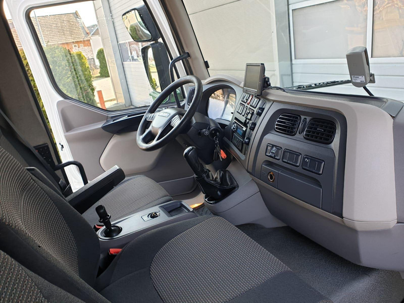 DAF LF 220 EURO 6 6 CYL. LAMBERET - crédit-bail DAF LF 220 EURO 6 6 CYL. LAMBERET: photos 17