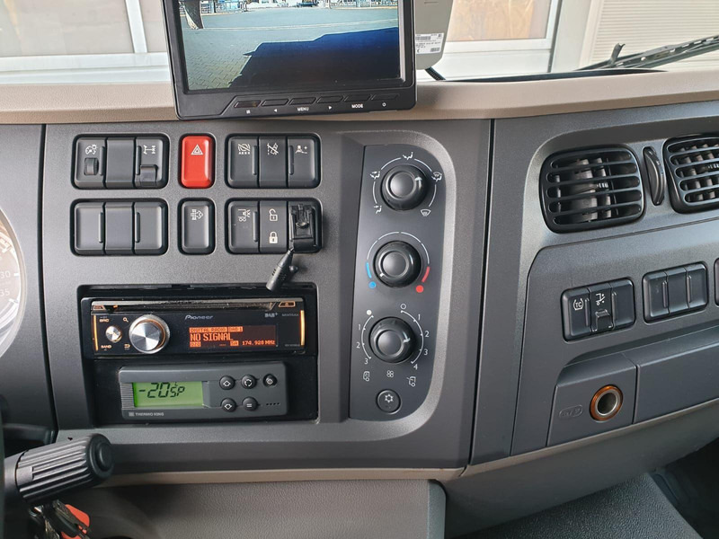 DAF LF 220 EURO 6 6 CYL. LAMBERET - crédit-bail DAF LF 220 EURO 6 6 CYL. LAMBERET: photos 19