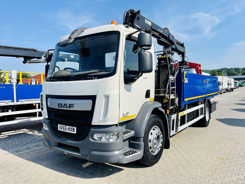DAF LF CF 250 Right Handed - Camion plateau, Camion grue: photos 1 DAF LF CF 250 Right Handed - Camion plateau, Camion grue: photos 1