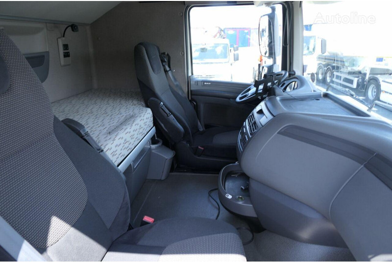 Camion plateau, Camion grue DAF XF 460: photos 17