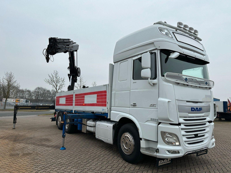 DAF XF 510 LL 6x2 Crane Hiab 262 E-8 - Camion plateau, Camion grue: photos 2 DAF XF 510 LL 6x2 Crane Hiab 262 E-8 - Camion plateau, Camion grue: photos 2