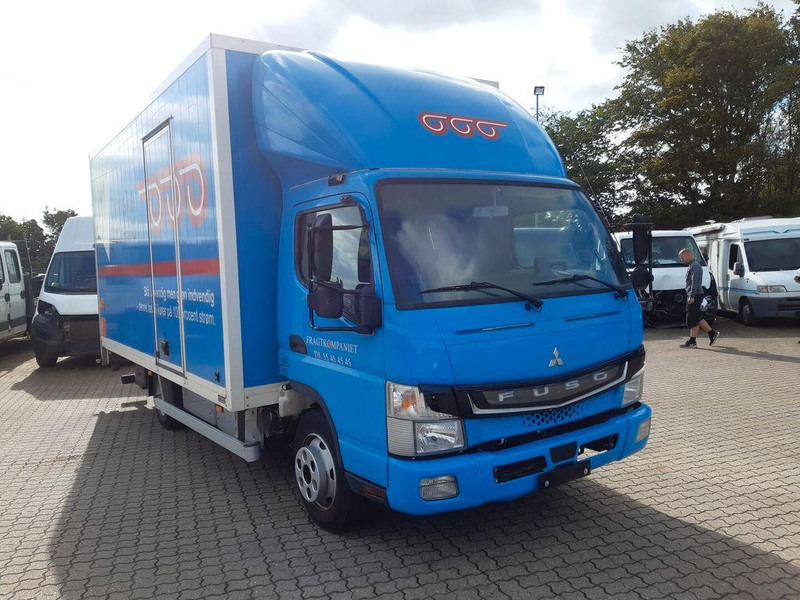 FUSO E CANTER 7C18 E 4X2 - Camion fourgon: photos 1 FUSO E CANTER 7C18 E 4X2 - Camion fourgon: photos 1
