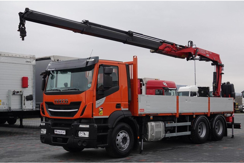 Iveco 420 - Camion plateau, Camion grue: photos 1 Iveco 420 - Camion plateau, Camion grue: photos 1