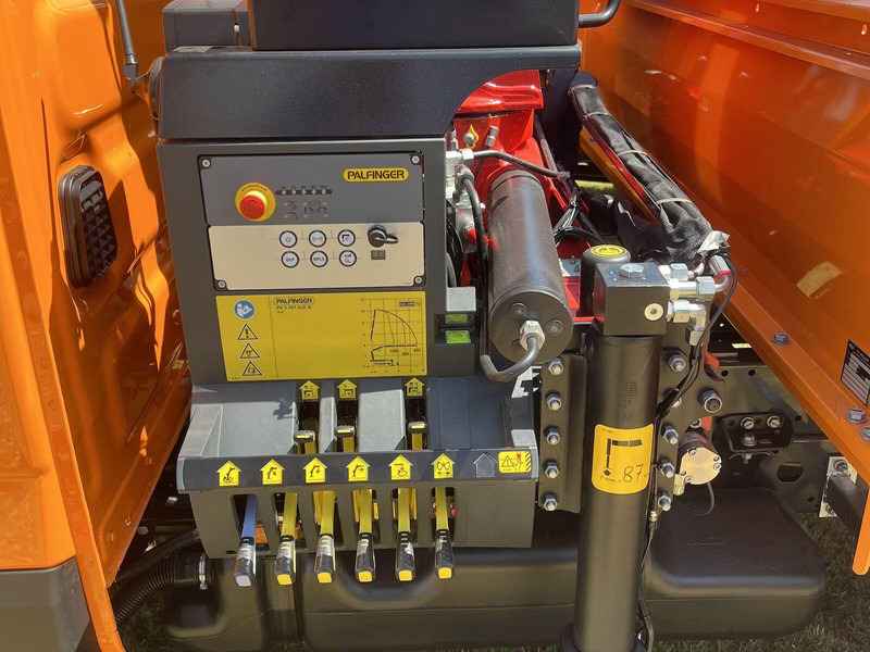 Iveco Daily 70C18H - Flatbed+crane - Camion plateau, Camion grue: photos 3 Iveco Daily 70C18H - Flatbed+crane - Camion plateau, Camion grue: photos 3