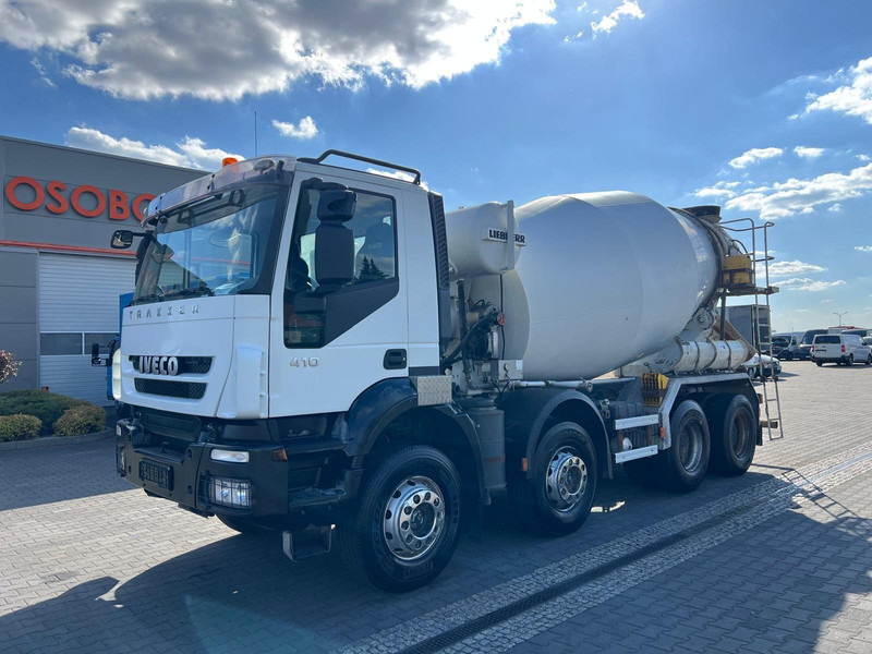 Iveco Trakker 410 CONCRETE MIXER LIEBHERR 904 9m³ - Camion malaxeur: photos 1 Iveco Trakker 410 CONCRETE MIXER LIEBHERR 904 9m³ - Camion malaxeur: photos 1