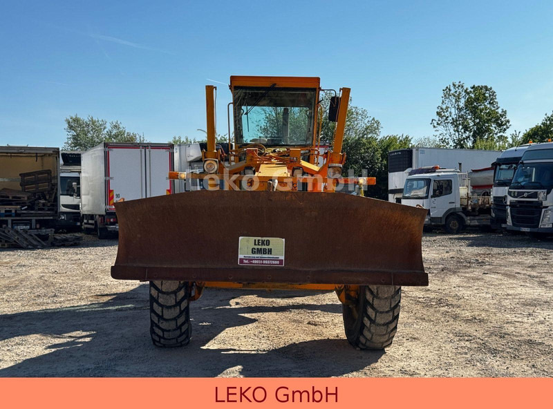 John Deere 770B - Niveleuse: photos 2 John Deere 770B - Niveleuse: photos 2
