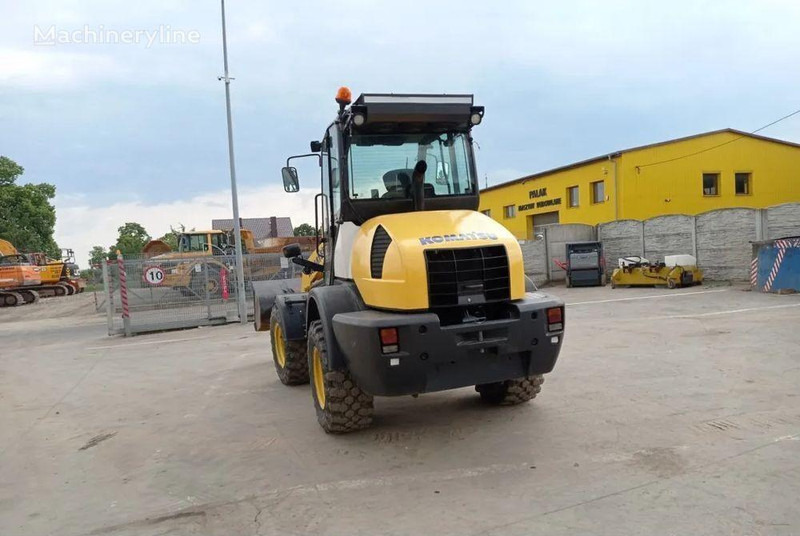 Komatsu WA 90-6 wheel loader - Chargeuse sur pneus: photos 2 Komatsu WA 90-6 wheel loader - Chargeuse sur pneus: photos 2