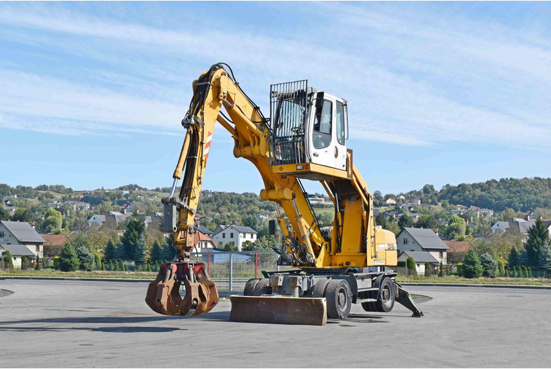 Liebherr PELLE A316 - Pelle sur pneus: photos 2 Liebherr PELLE A316 - Pelle sur pneus: photos 2