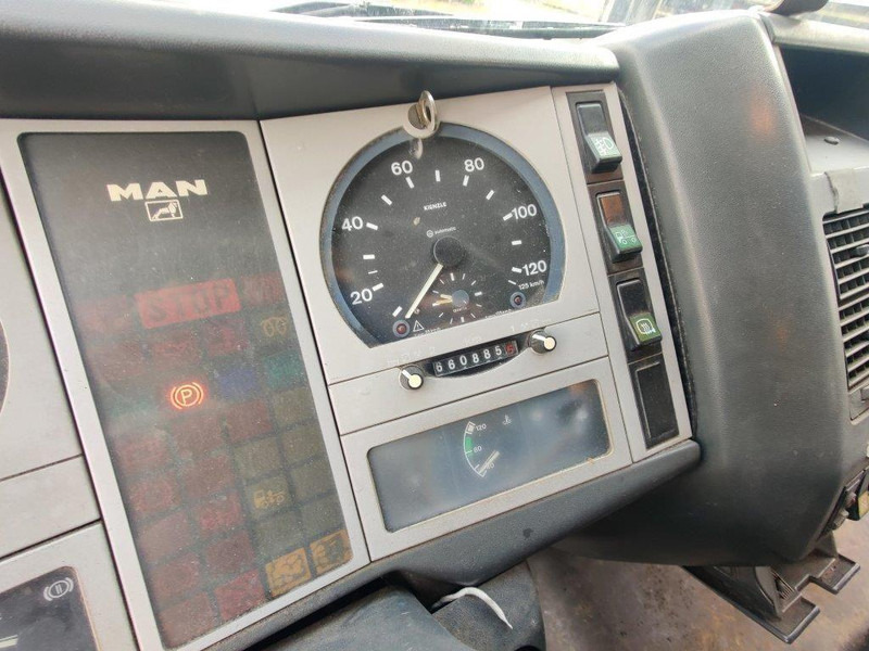 Remorqueuse MAN 12.224 - Towing truck: photos 15