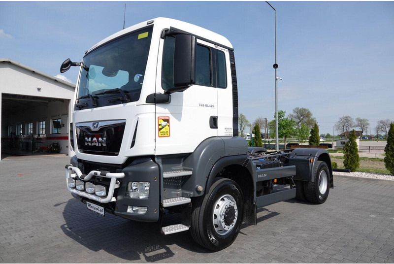 MAN TGS 18.420 / 4X4 / RAMA DŁ. 5,6 M / NAVI / DO ZABUDOWY / SPROWA - Châssis cabine: photos 3 MAN TGS 18.420 / 4X4 / RAMA DŁ. 5,6 M / NAVI / DO ZABUDOWY / SPROWA - Châssis cabine: photos 3