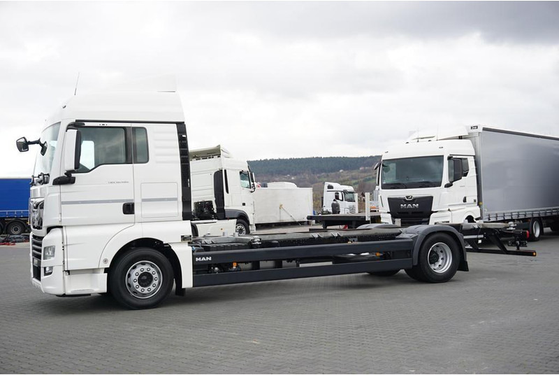 MAN TGX / 18.460 / ACC / E 6 / XLX / BDF / 7,15 M , 7,45 M - Châssis cabine: photos 3 MAN TGX / 18.460 / ACC / E 6 / XLX / BDF / 7,15 M , 7,45 M - Châssis cabine: photos 3