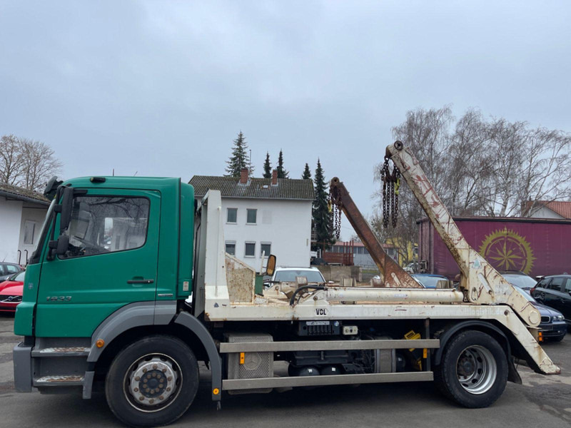 Camion porte-conteneur/ Caisse mobile, Camion grue Mercedes-Benz 1833 Absetzkipper Bluetec 5 Klima 2 Hand Orig Km: photos 19 Camion porte-conteneur/ Caisse mobile, Camion grue Mercedes-Benz 1833 Absetzkipper Bluetec 5 Klima 2 Hand Orig Km: photos 19
