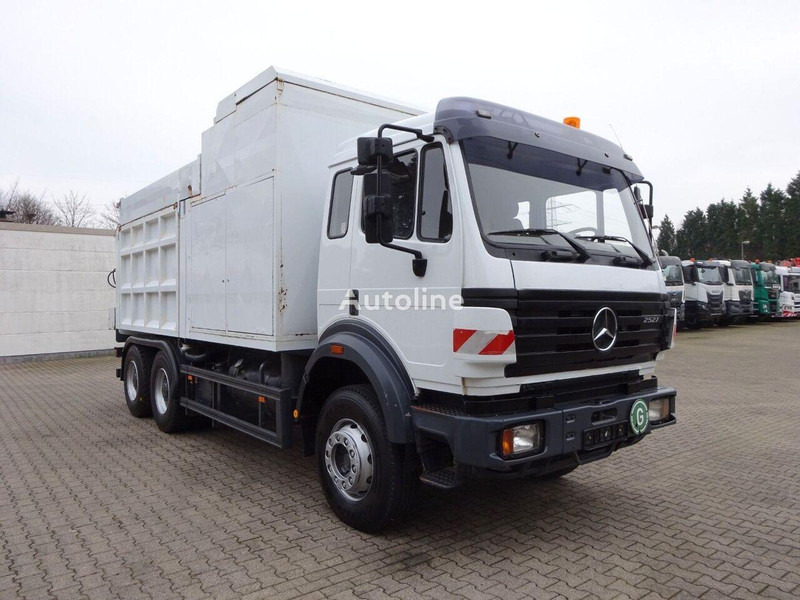 Mercedes-Benz 2527 - Vacuum truck 6x4 - Camion hydrocureur: photos 2 Mercedes-Benz 2527 - Vacuum truck 6x4 - Camion hydrocureur: photos 2