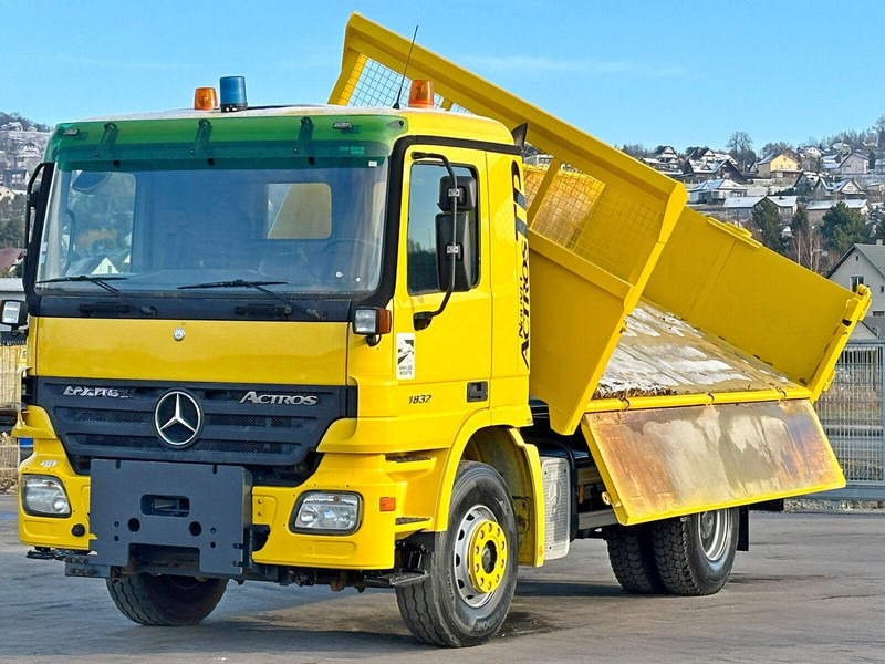 Mercedes-Benz ACTROS 1832 - Camion benne: photos 3 Mercedes-Benz ACTROS 1832 - Camion benne: photos 3