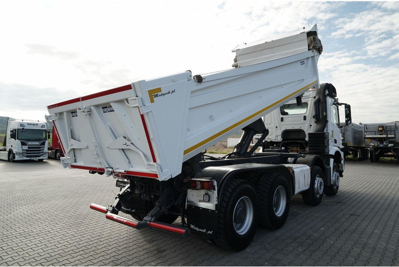 Mercedes-Benz AROCS 3243 / 8x4 / WYWROTKA DWUSTRONNA / HYDROBURTA / BORDMATIC - Camion benne: photos 4 Mercedes-Benz AROCS 3243 / 8x4 / WYWROTKA DWUSTRONNA / HYDROBURTA / BORDMATIC - Camion benne: photos 4