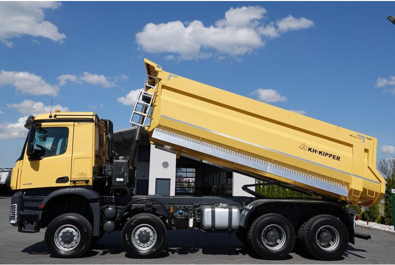 Mercedes-Benz AROCS 4145 / 8x8 / WYWROTKA TYLNOZSYPOWA / KH KIPPER / EURO 6 - Camion benne: photos 3 Mercedes-Benz AROCS 4145 / 8x8 / WYWROTKA TYLNOZSYPOWA / KH KIPPER / EURO 6 - Camion benne: photos 3