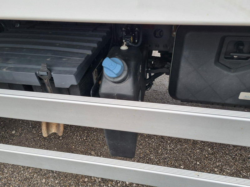 Mercedes-Benz ATEGO 1323 4x4 Refrigerated CARRIER XARIOS 600MT + Tail Lift - Camion frigorifique: photos 5 Mercedes-Benz ATEGO 1323 4x4 Refrigerated CARRIER XARIOS 600MT + Tail Lift - Camion frigorifique: photos 5