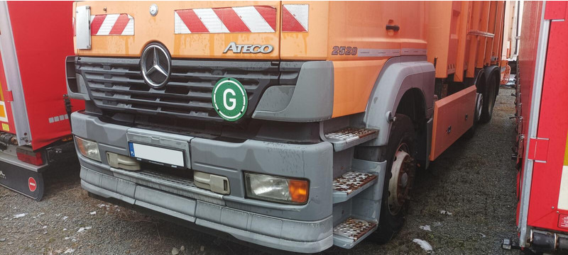Mercedes-Benz ATEGO 2528 2628 ZOELLER MEDIUM Garbage Truck - Benne à ordures ménagères: photos 1 Mercedes-Benz ATEGO 2528 2628 ZOELLER MEDIUM Garbage Truck - Benne à ordures ménagères: photos 1