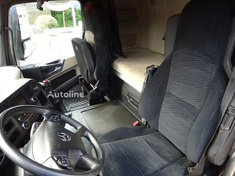 Mercedes-Benz Actros 2545 - Hook lift truck 6x2 - crédit-bail Mercedes-Benz Actros 2545 - Hook lift truck 6x2: photos 17 Mercedes-Benz Actros 2545 - Hook lift truck 6x2 - crédit-bail Mercedes-Benz Actros 2545 - Hook lift truck 6x2: photos 17