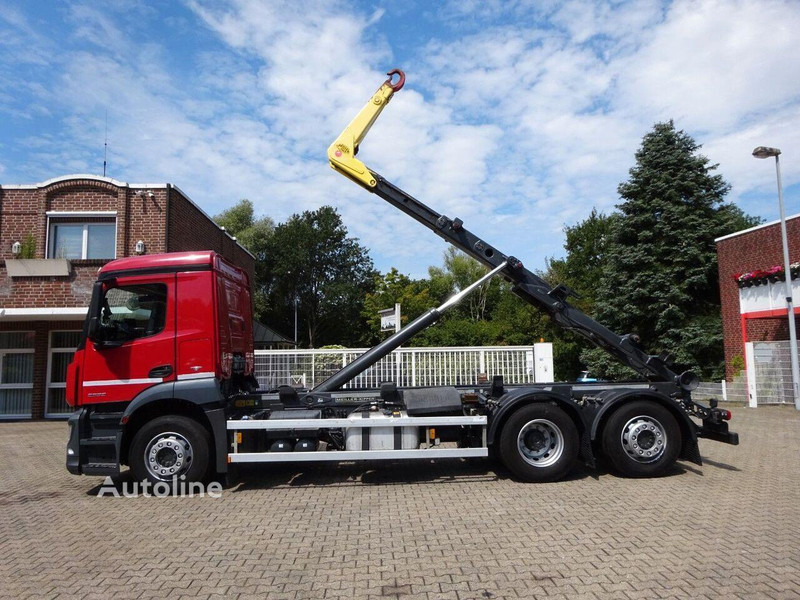 Camion ampliroll Mercedes-Benz Antos 2532 - Hook lift truck: photos 8