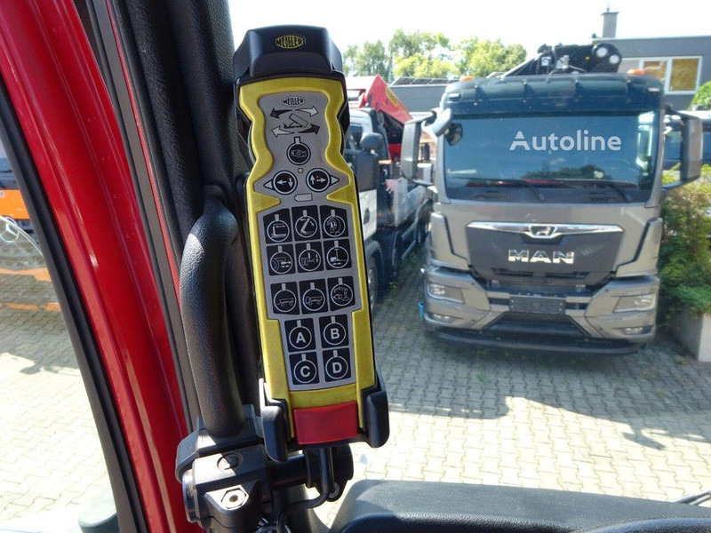 Camion ampliroll Mercedes-Benz Antos 2532 - Hook lift truck: photos 16