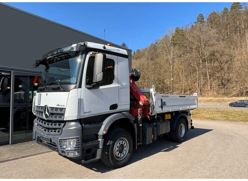 Mercedes-Benz Arocs 1840 - 3 way tipper truck + crane - Camion benne, Camion grue: photos 1 Mercedes-Benz Arocs 1840 - 3 way tipper truck + crane - Camion benne, Camion grue: photos 1