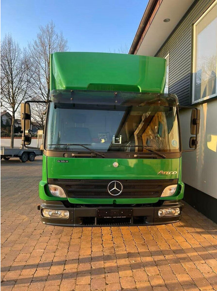 Mercedes-Benz Atego 1018 - Horse transporter - Camion chevaux: photos 3 Mercedes-Benz Atego 1018 - Horse transporter - Camion chevaux: photos 3