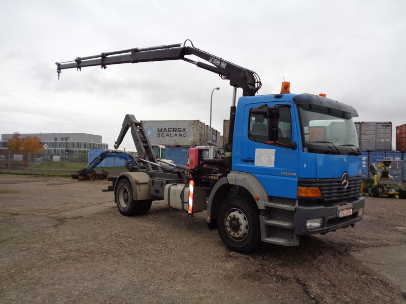 Mercedes-Benz Atego 1828 Hook lift truck + Crane Hiab 102 - Camion ampliroll, Camion grue: photos 2 Mercedes-Benz Atego 1828 Hook lift truck + Crane Hiab 102 - Camion ampliroll, Camion grue: photos 2