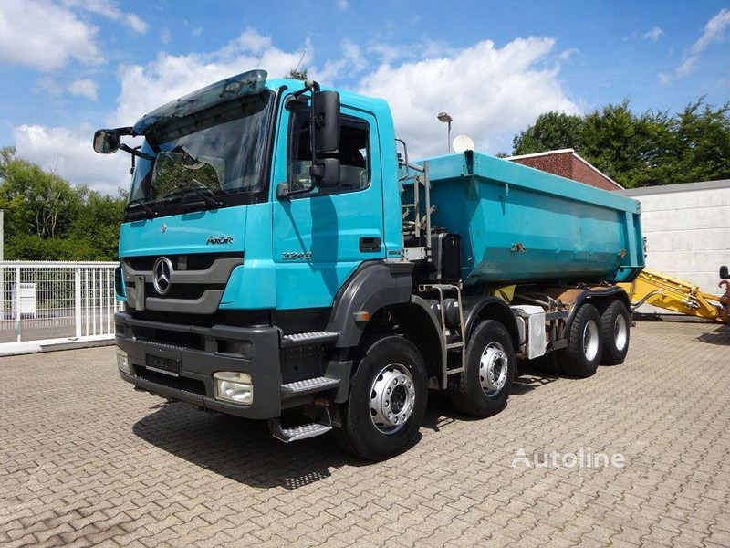 Mercedes-Benz Axor 3240 - Tipper 8x4 - Camion benne: photos 1 Mercedes-Benz Axor 3240 - Tipper 8x4 - Camion benne: photos 1