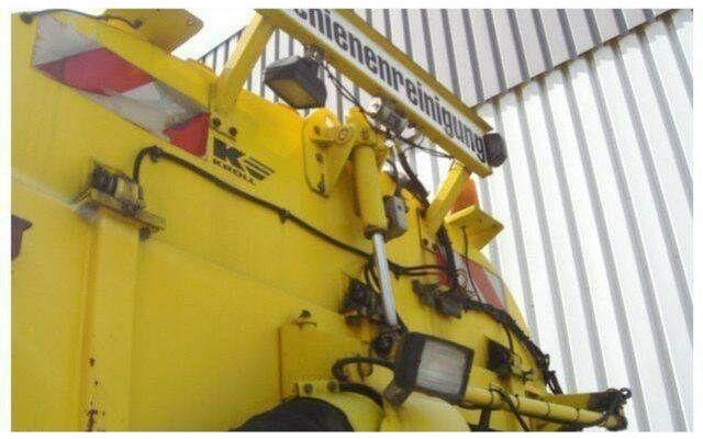 Mercedes-Benz SK 1820 4x2 Schienenreinigungs Kehrmaschine RAIL - Balayeuse de voirie: photos 5 Mercedes-Benz SK 1820 4x2 Schienenreinigungs Kehrmaschine RAIL - Balayeuse de voirie: photos 5