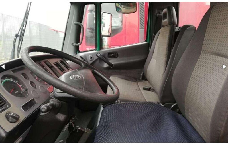 Nissan Atleon 56.15 - Camion plateau, Camion grue: photos 5 Nissan Atleon 56.15 - Camion plateau, Camion grue: photos 5