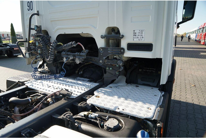 Tracteur routier Scania P 450 / RETARDER / HYDRAULIKA / NISKA KABINA: photos 16
